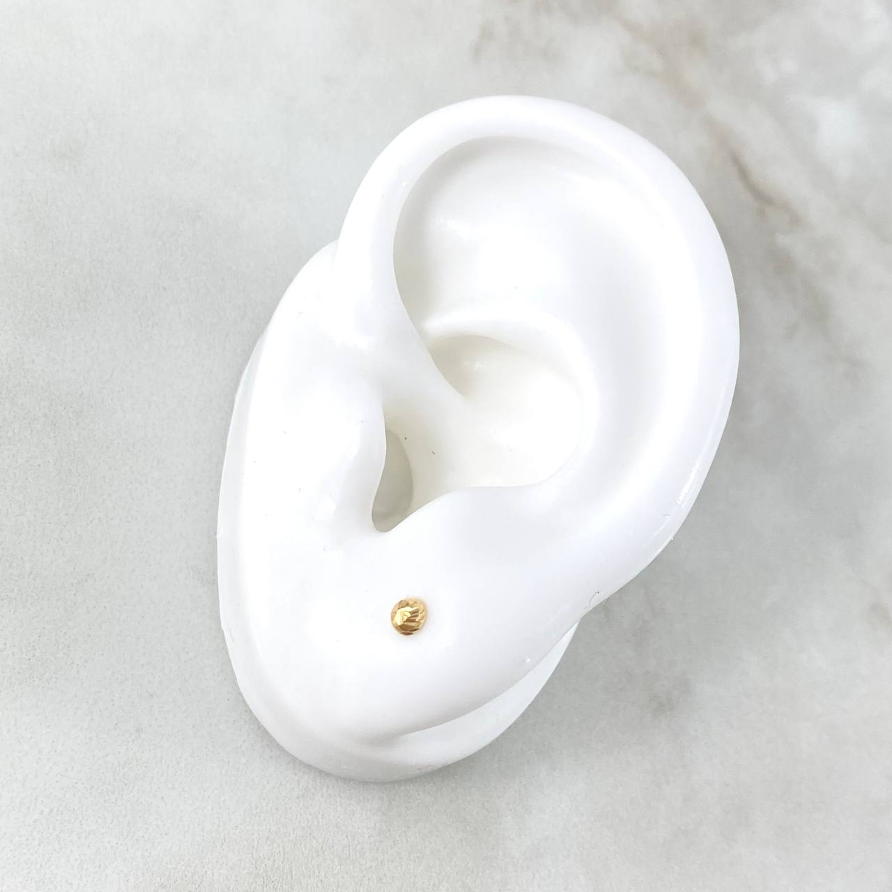 Stud Earrings Media Bead 0.45gr / 3mm Diamond Cut Yellow Gold