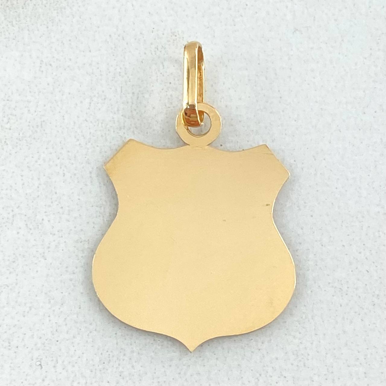 Pendant Independiente Medellin Shield 1.1gr / 1.0in / 18K Gold