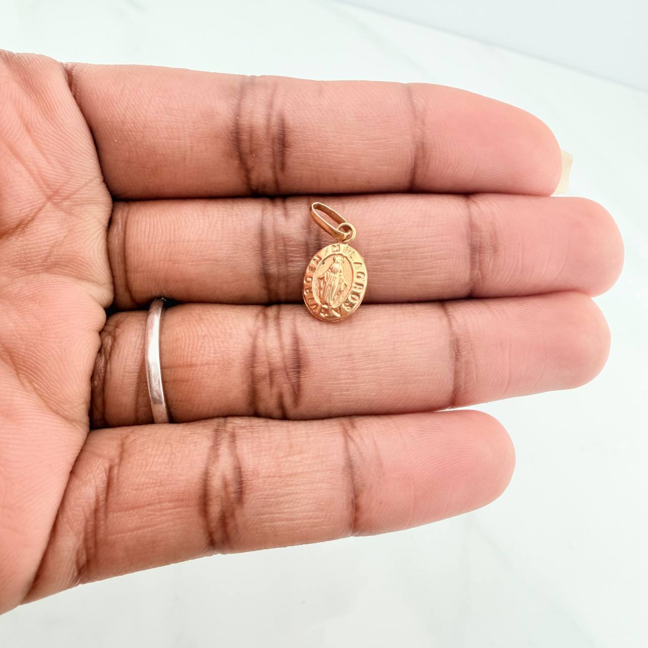 Dije Virgen Milagrosa 0.4gr / 3/4 in / Oro Amarillo 18K %