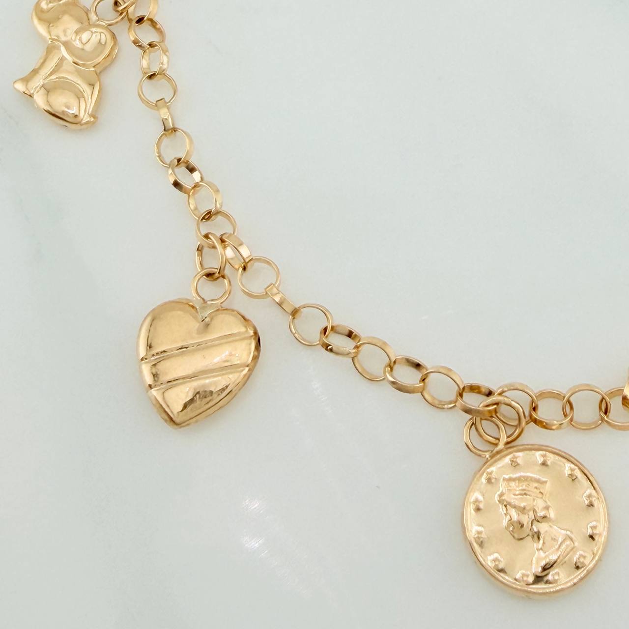 Pulso Charms 5.9gr / 6 3/4 in / 3.2mm Oro Amarillo 18K %
