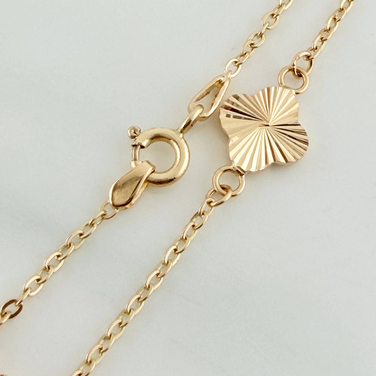 Clover Bracelet Classic Link 2.3gr / 7 1/2 in / 2.35mm 18K Yellow Gold %