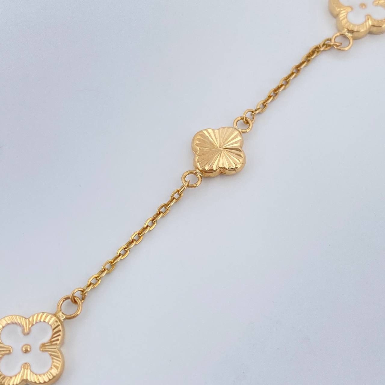 Pulso Trebol Aro Seguido 3.45gr / 7 1/2 in / 1.2mm Oro Amarillo 18K %