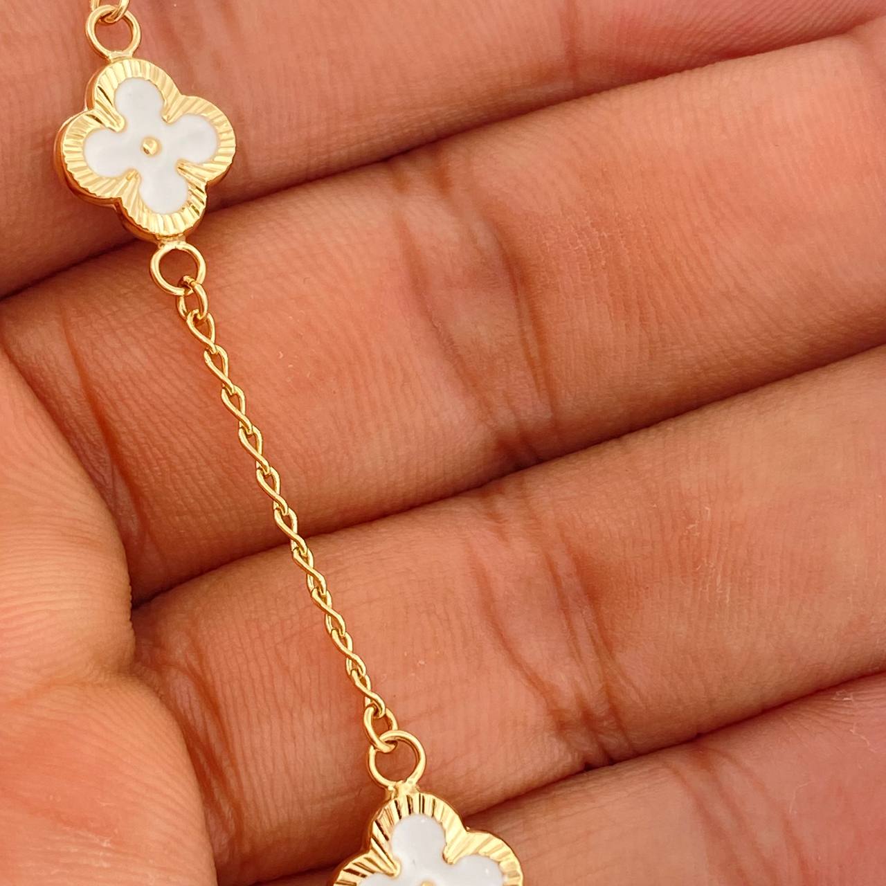 Pulso Trebol Espiga 3.55gr / 7 1/2 in / 1mm Oro Amarillo 18K %