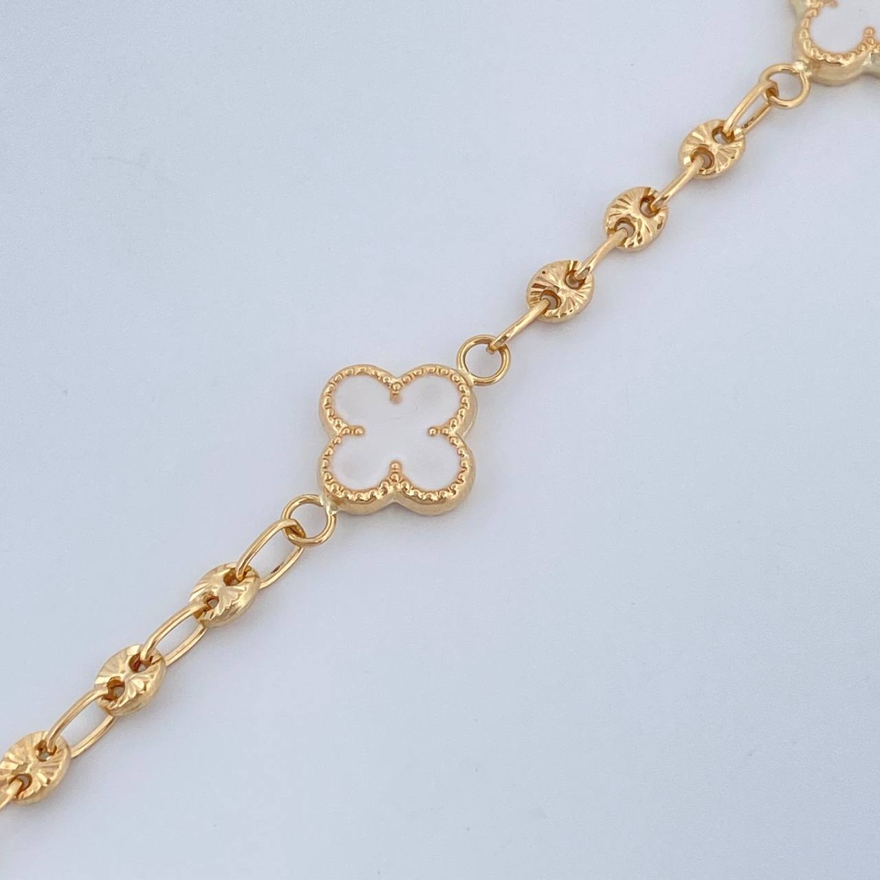 Pulso Trebol GC 4.25gr / 7 1/4 in / 2mm Oro Amarillo 18K %