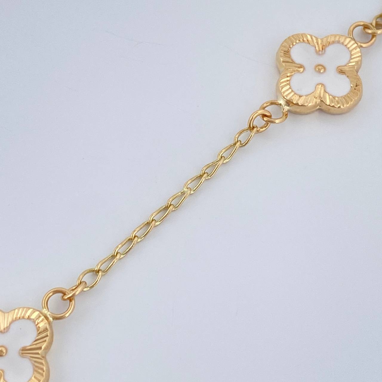 Pulso Trebol Espiga 3.55gr / 7 1/2 in / 1mm Oro Amarillo 18K %
