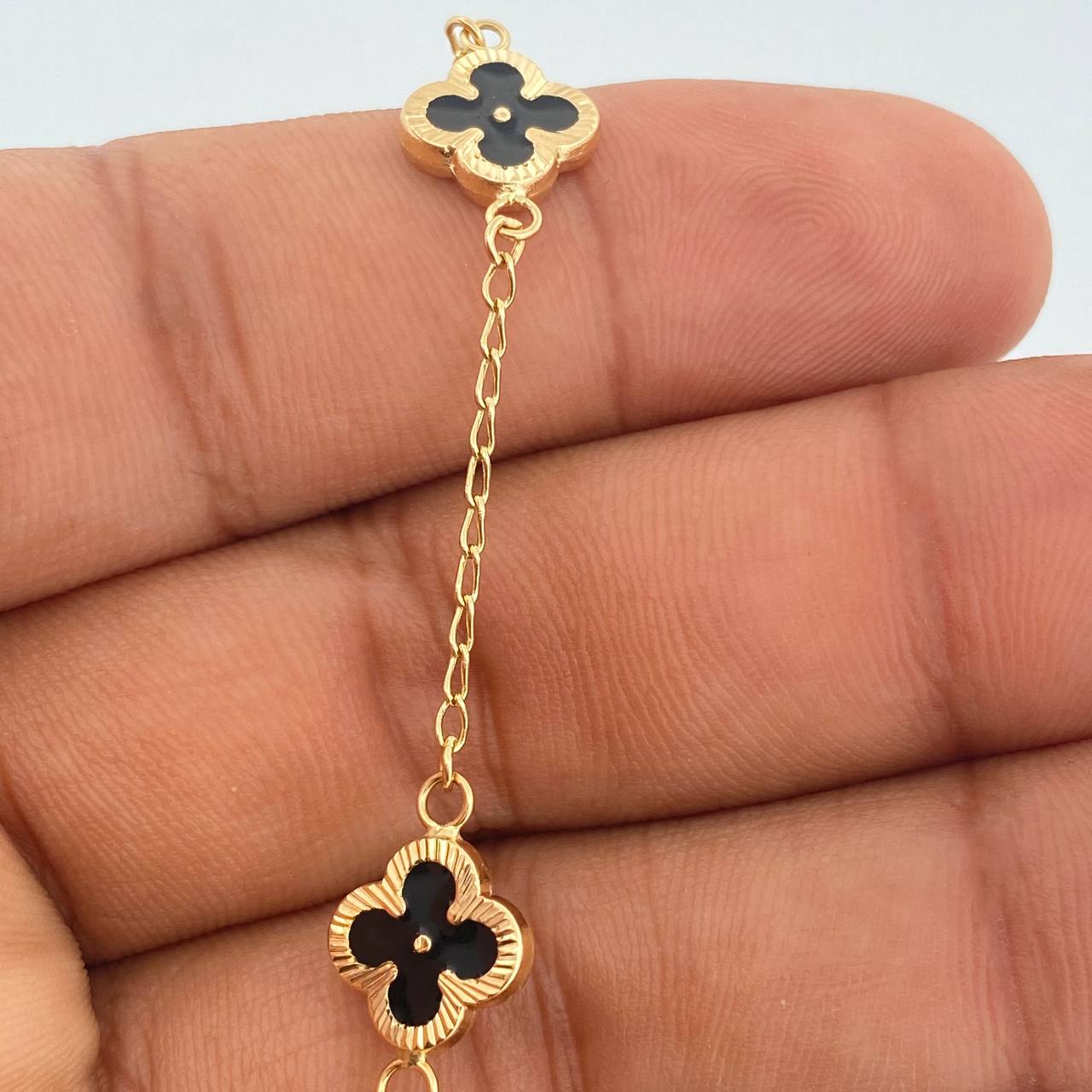 Pulso Trebol Espiga 3.6gr / 7 1/4 in / 1mm Oro Amarillo 18K %