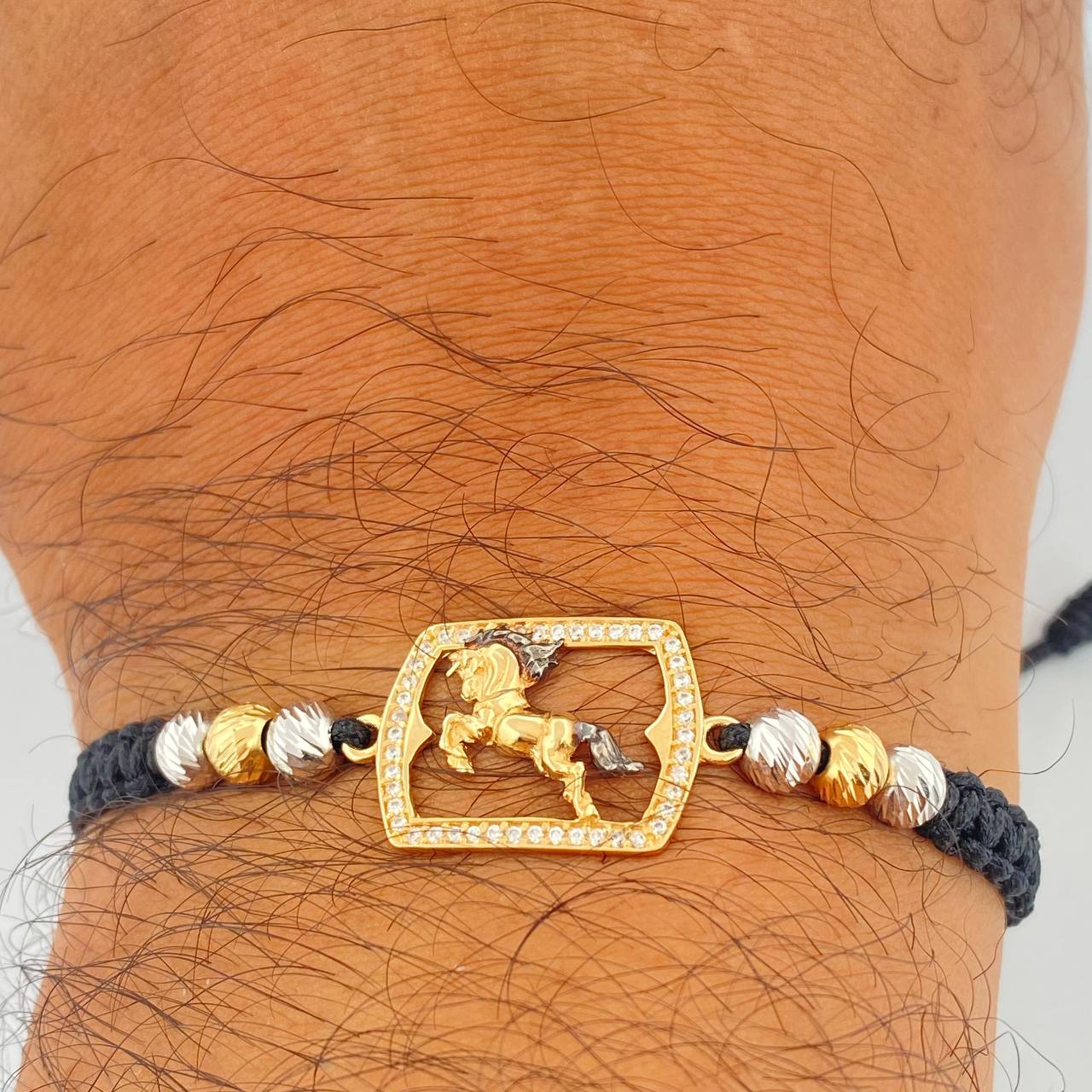 Pulsera Tejida Negra Caballo 2.85gr / Tres Oros 18K %