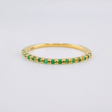 Anillo Carril Tupido Esmeralda 0.14Pts 1.15g / T6 Oro Amaillo 18K