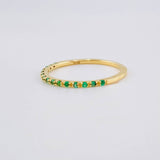 Anillo Carril Tupido Esmeralda 0.14Pts 1.15g / T6 Oro Amaillo 18K