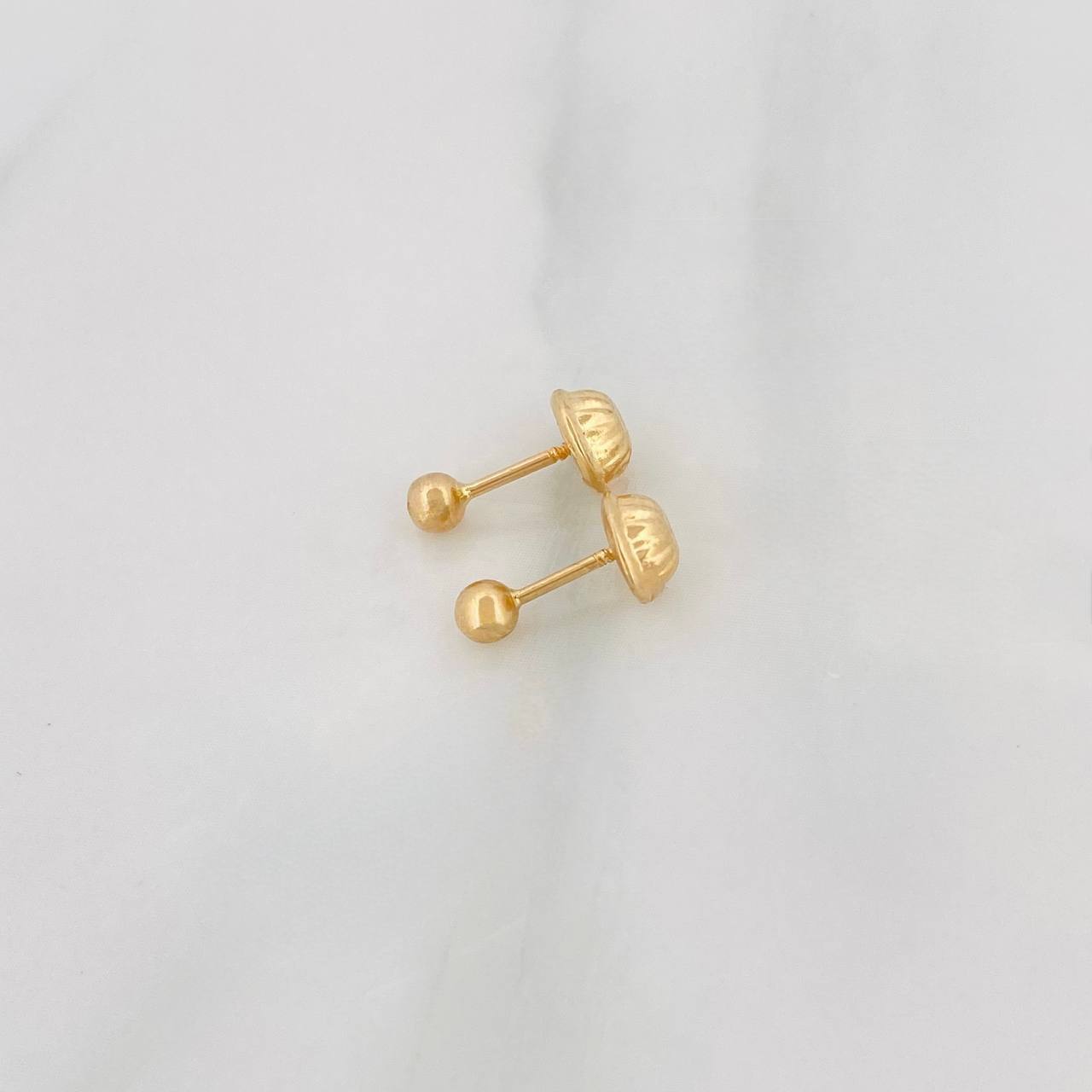 Stud Earrings Plain Bead 0.4g / in / 3mm Yellow Gold 18K