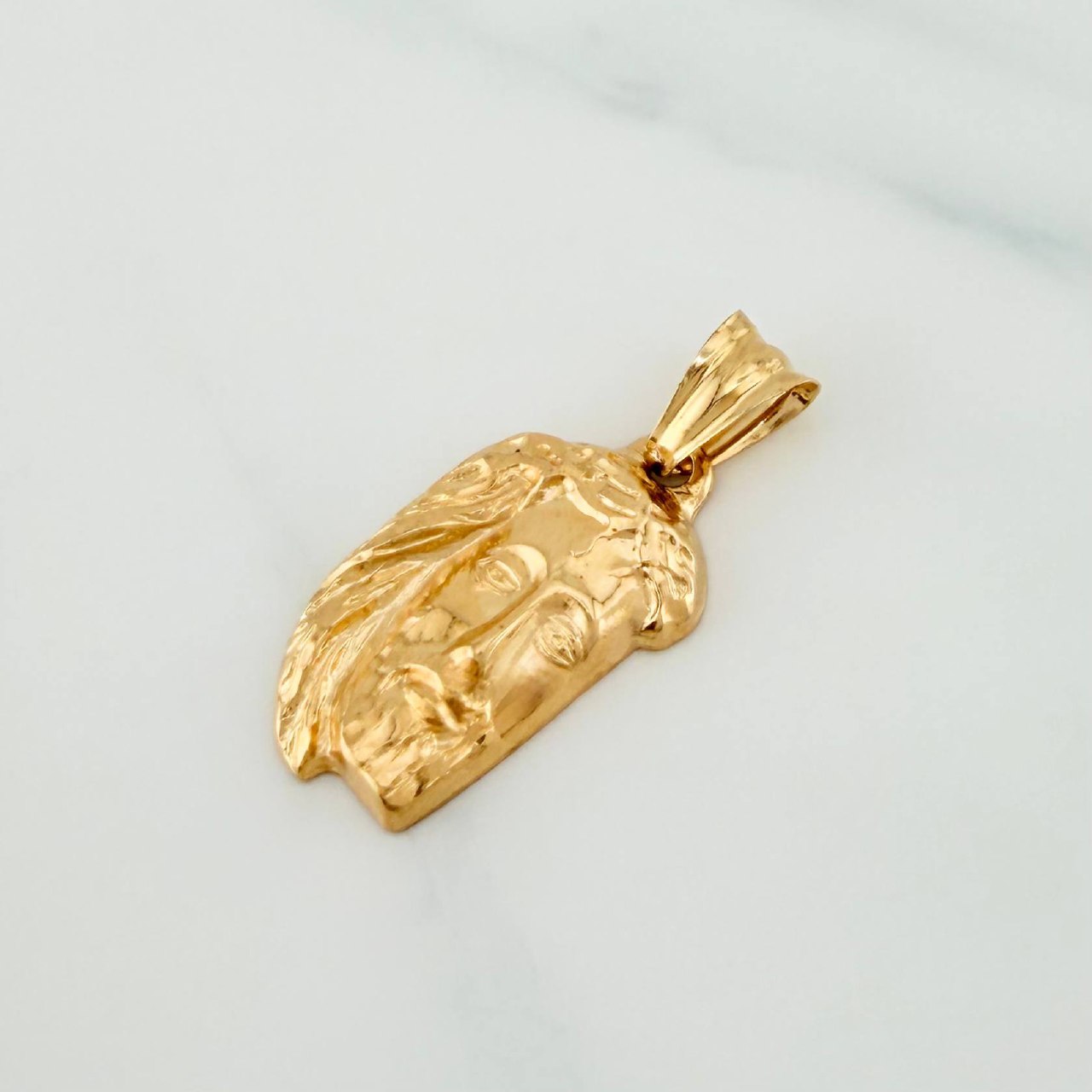 Dije Rostro Cristo 2.7 g / 1 1/4 in Oro Amarillo 18K