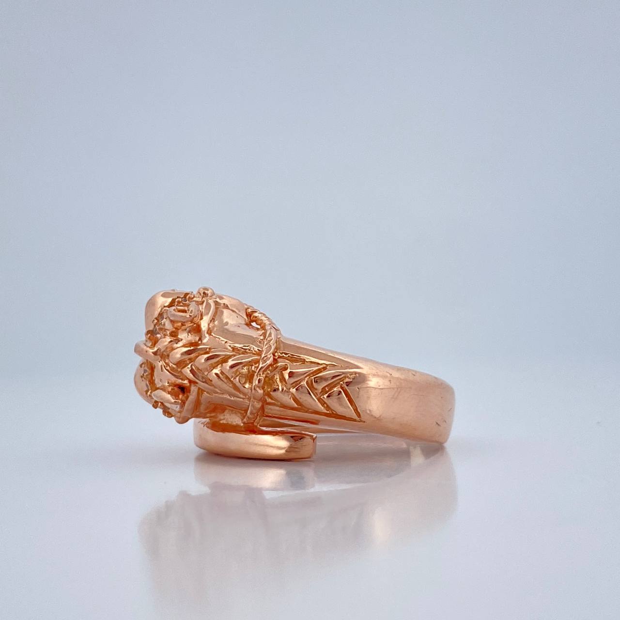 Anillo Caballo 10.25gr / T7 / Oro Rosa 18K $