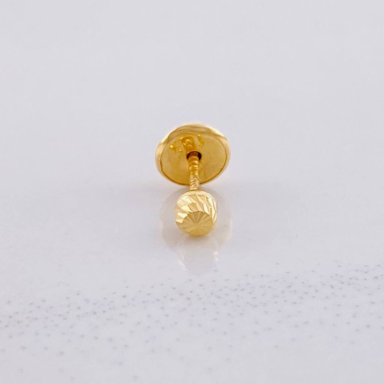 Single Diamond Cut Bead Stud 0.2g / in / 3mm Yellow Gold 18K