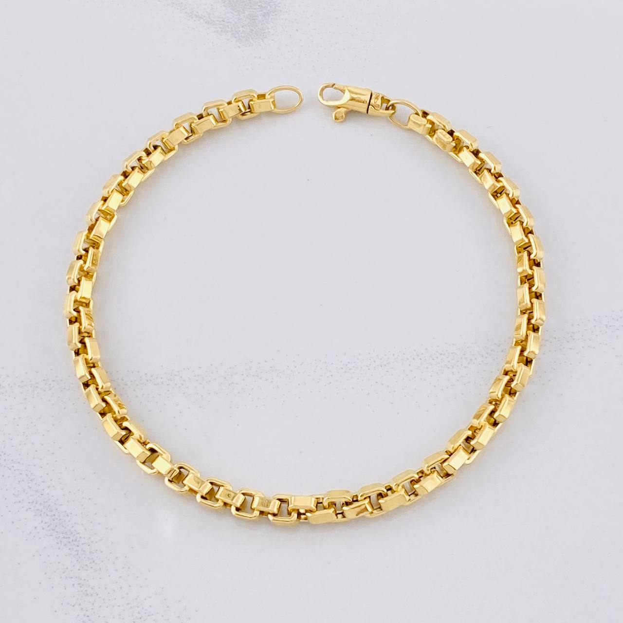 Venetian Bracelet Square 6.55g / 8 1/2 in / 4.4mm Yellow Gold 18K