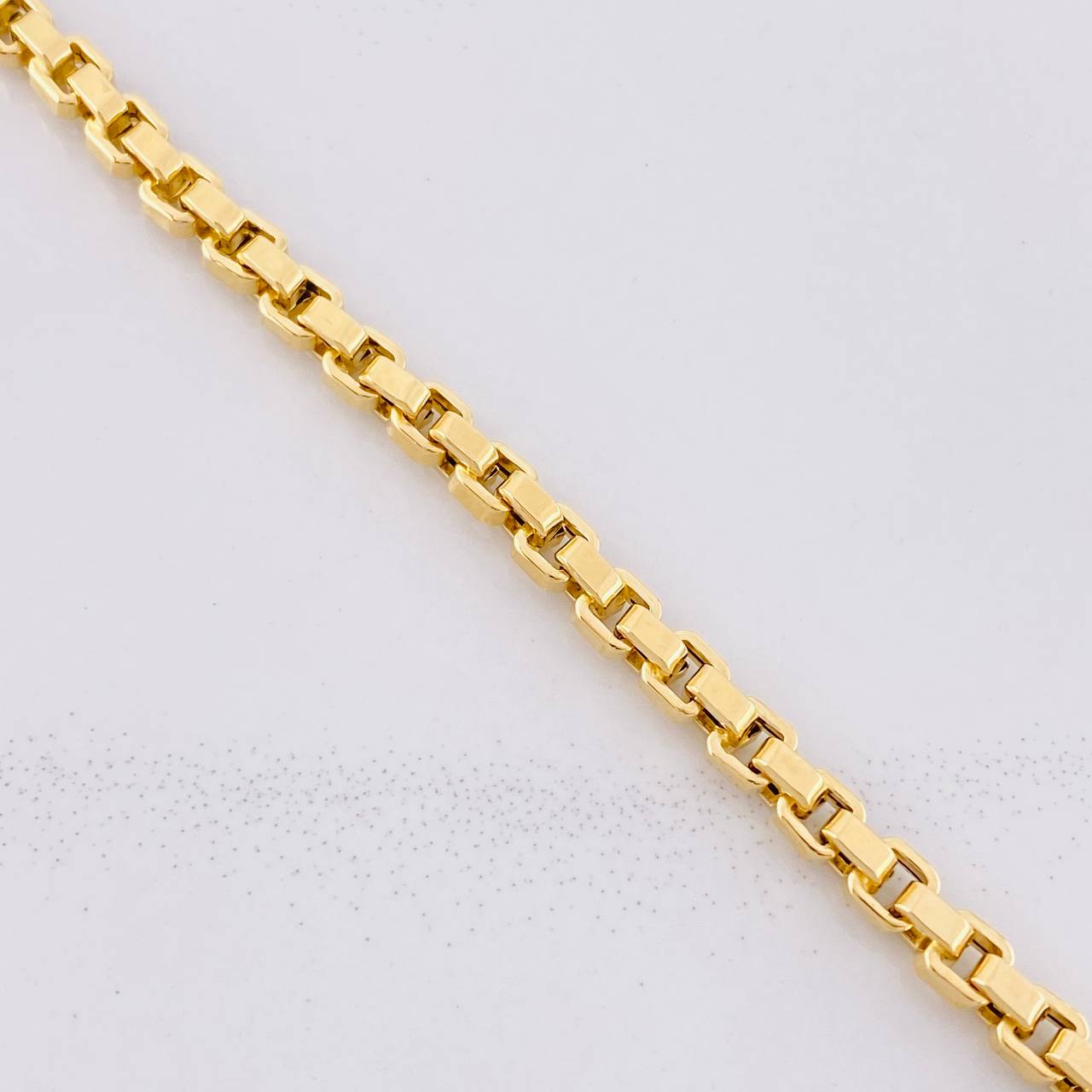 Venetian Bracelet Square 6.55g / 8 1/2 in / 4.4mm Yellow Gold 18K