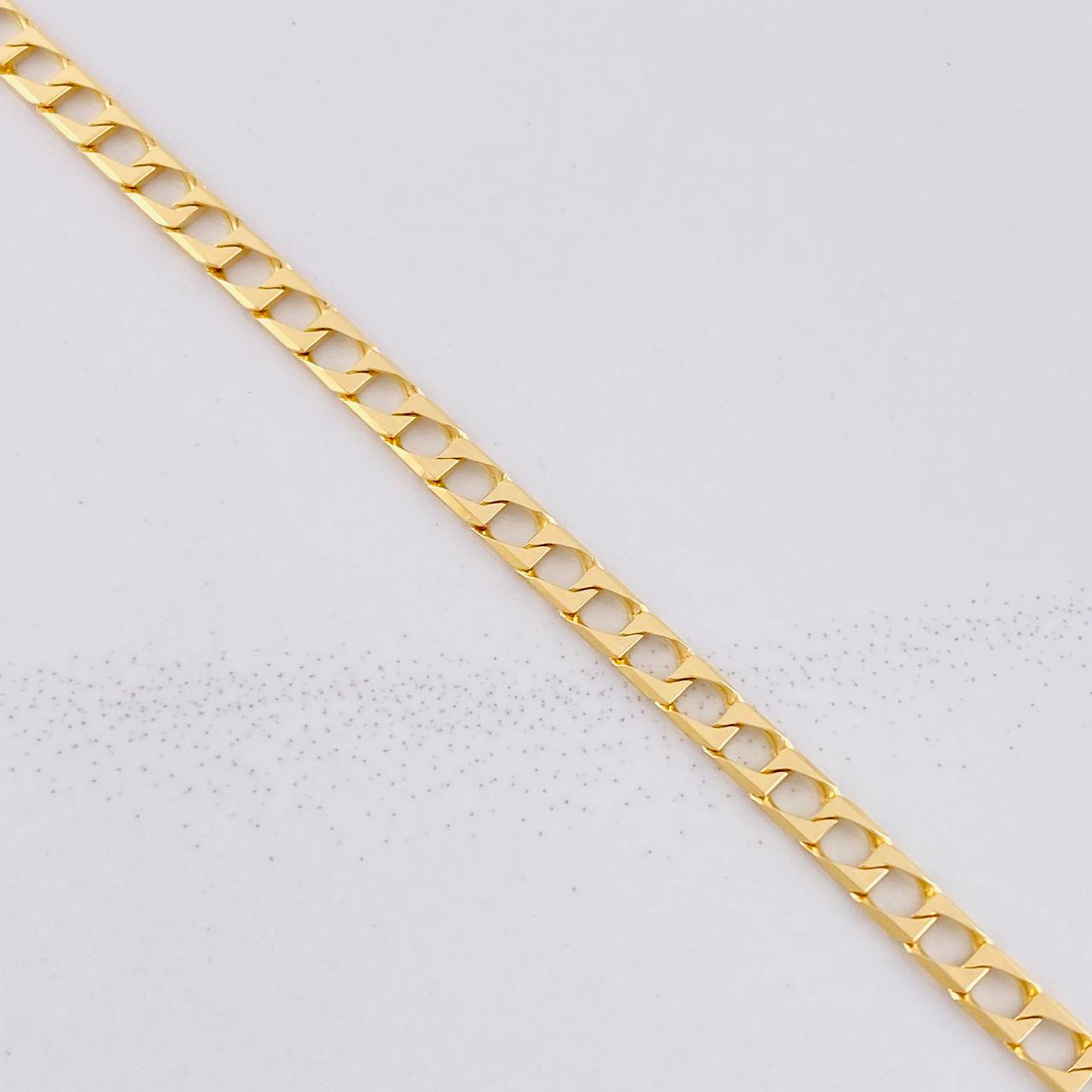 Pulso Panzer 4.9g / 8 1/4 in / 3.4mm Oro Amarillo 18K