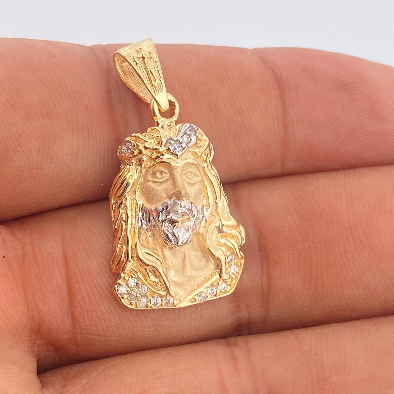 Dije Cristo Rostro 5.45gr / 1 1/4 in / Dos Oros Amarillo Blanco 18K $