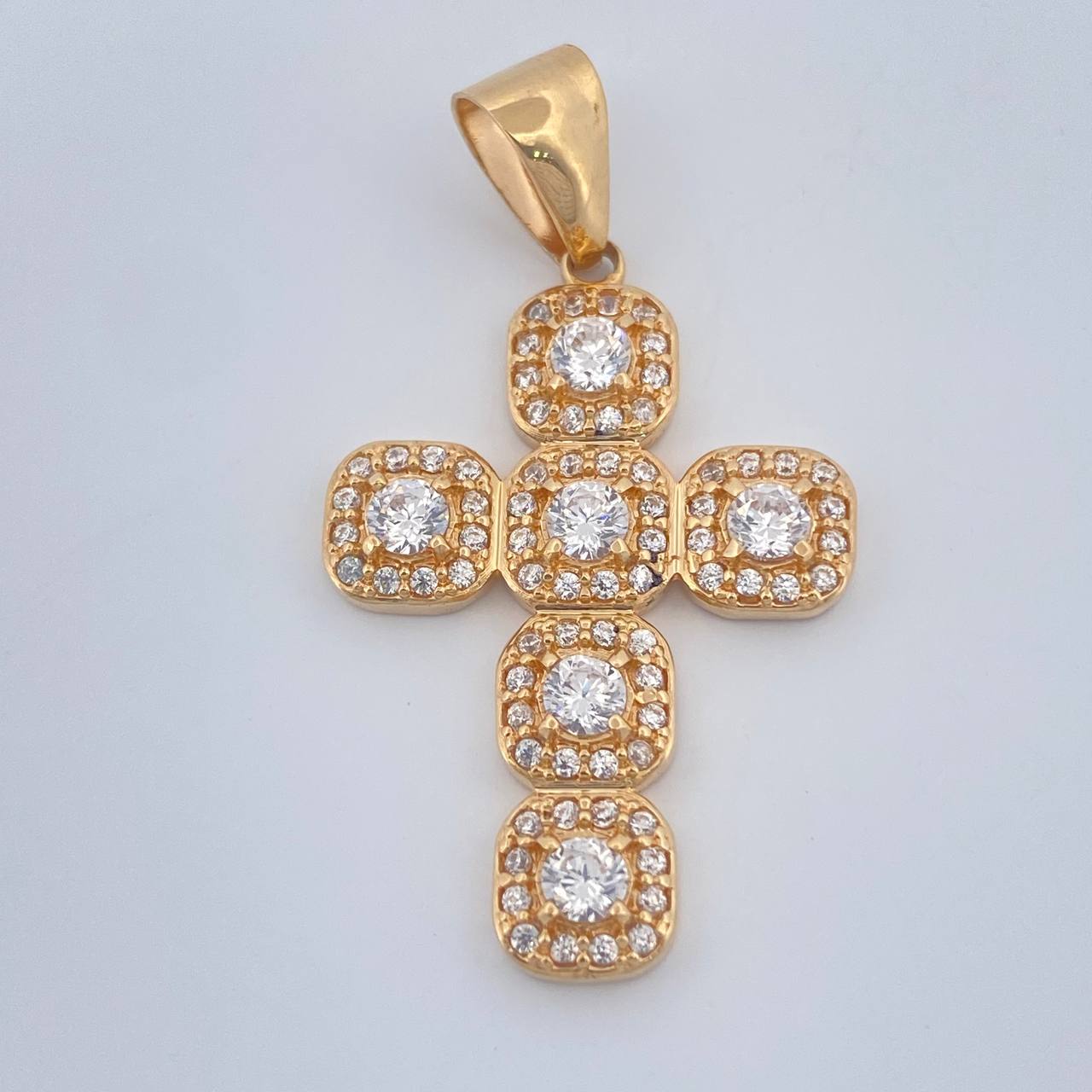 Dije Cruz Tupida 3.85gr / 1 1/2 in / Oro Amarillo 18K $