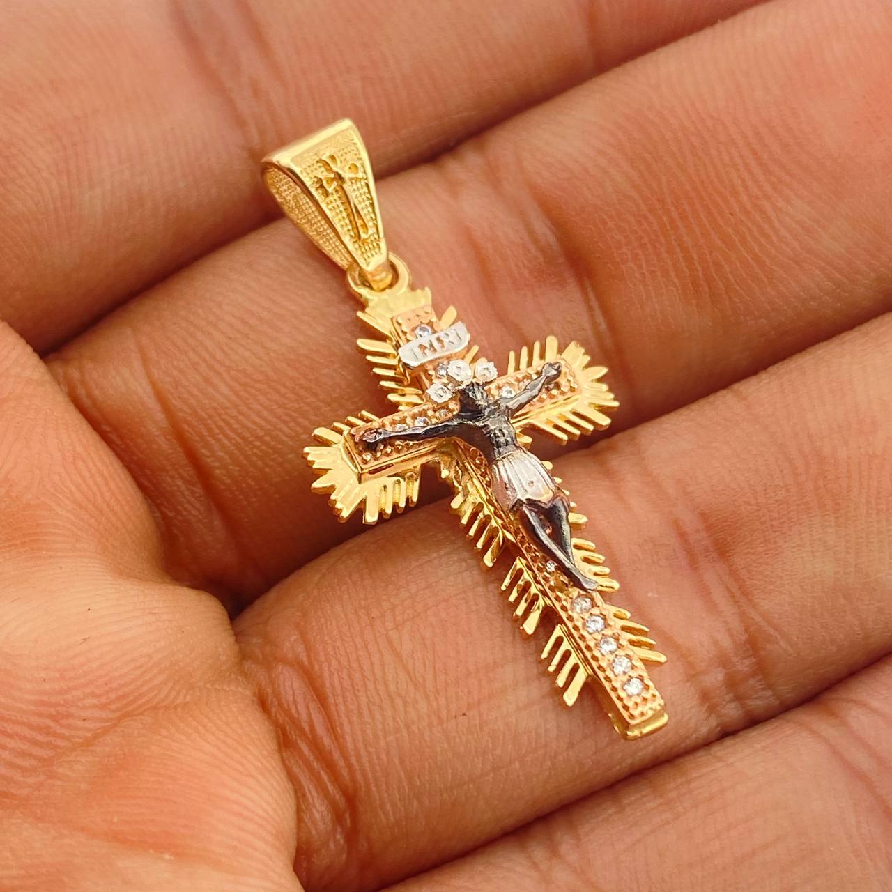 Dije Cruz Cristo Milagroso De Buga 4gr / 1 1/2 in / Tres Oros 18K $