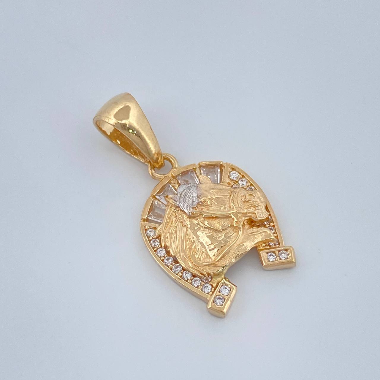 Dije Herradura Caballo 2.55gr / 1 in / Dos Oros Amarillo Blanco 18K %