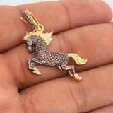 Dije Caballo 5.95gr / 1 1/2 in / Dos Oros Negro Amarillo 18K %