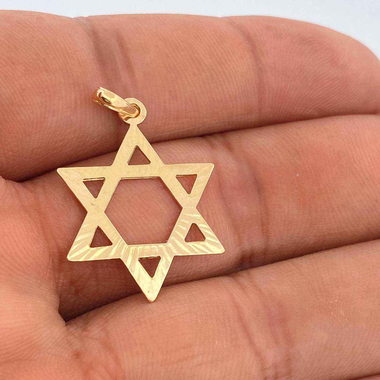 Pendant David 1.6gr / 1 1/4 in / Yellow Gold 18K %
