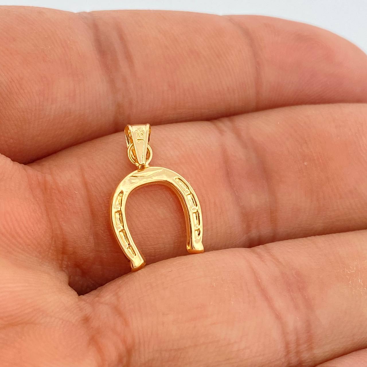 Dije Herradura 0.65gr / 3/4 in / Oro Amarillo 18K %