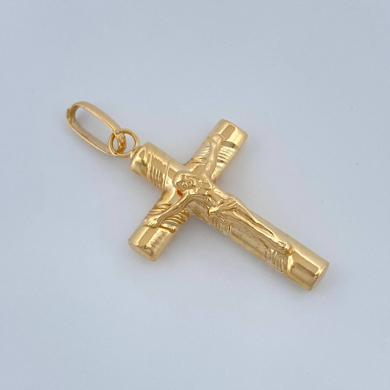 Pendant Cross Christ 1.2gr / 1 1/4 in / 18K Yellow Gold %