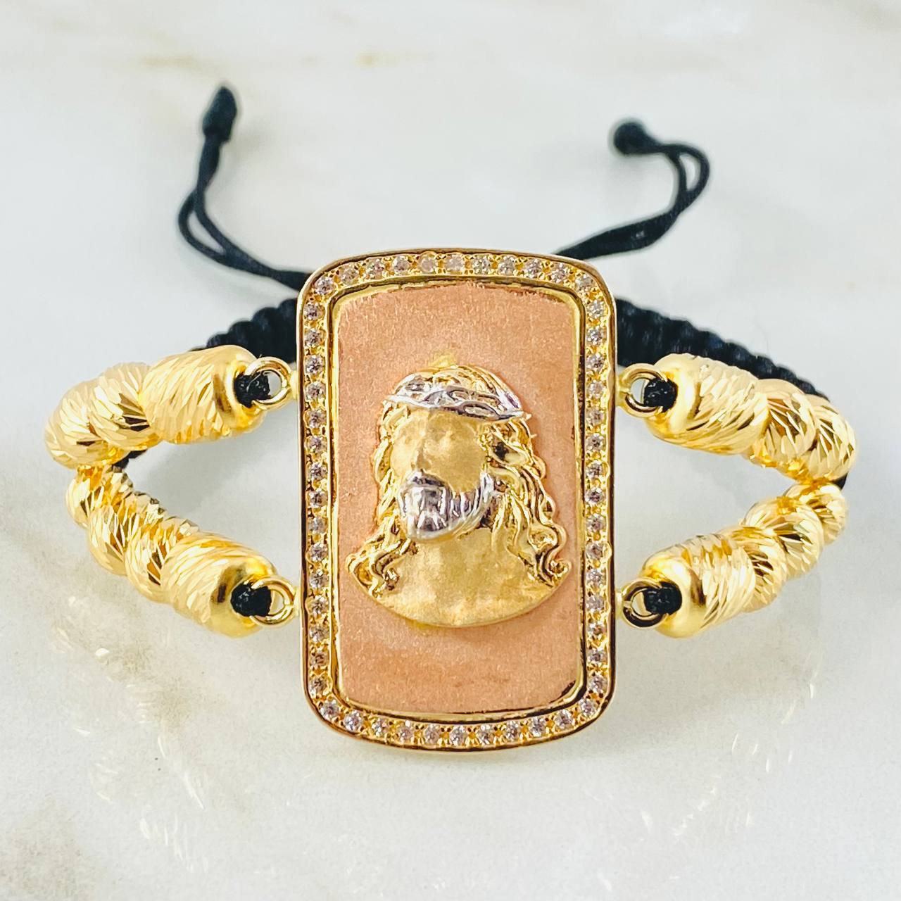 Pulsera Negra Herraje Rostro Jesús Relieve 14.7gr / 6mm-5mm Tres Oros 18K *