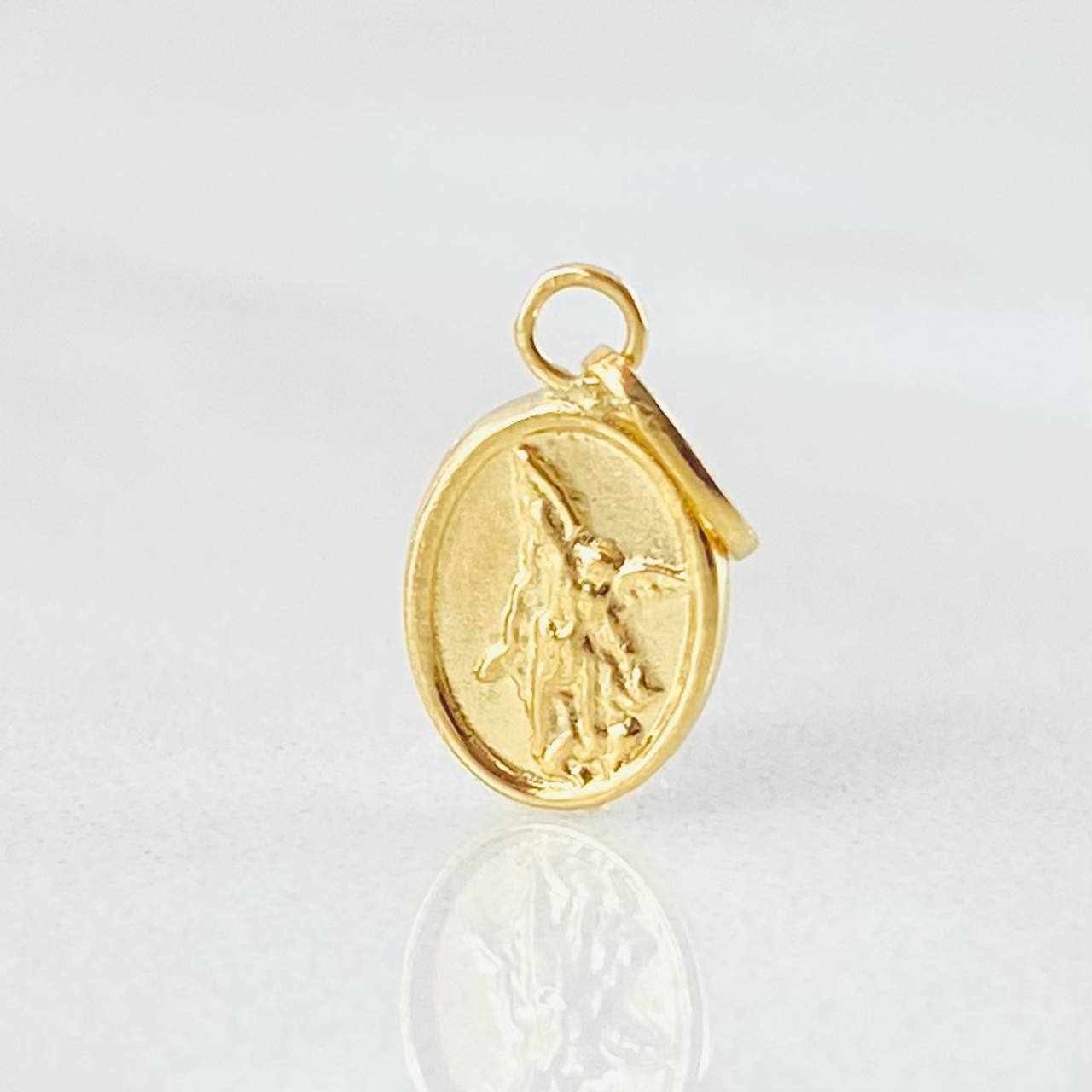 Pendant Saint Michael the Archangel 0.25gr / 1/2 in / 18K Yellow Gold