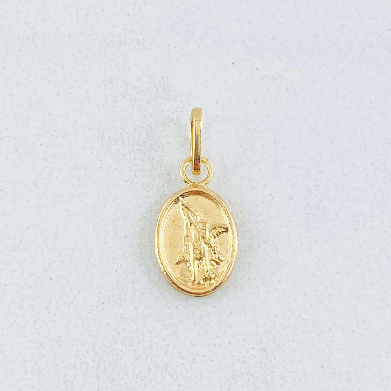 Pendant Saint Michael the Archangel 0.25gr / 1/2 in / 18K Yellow Gold