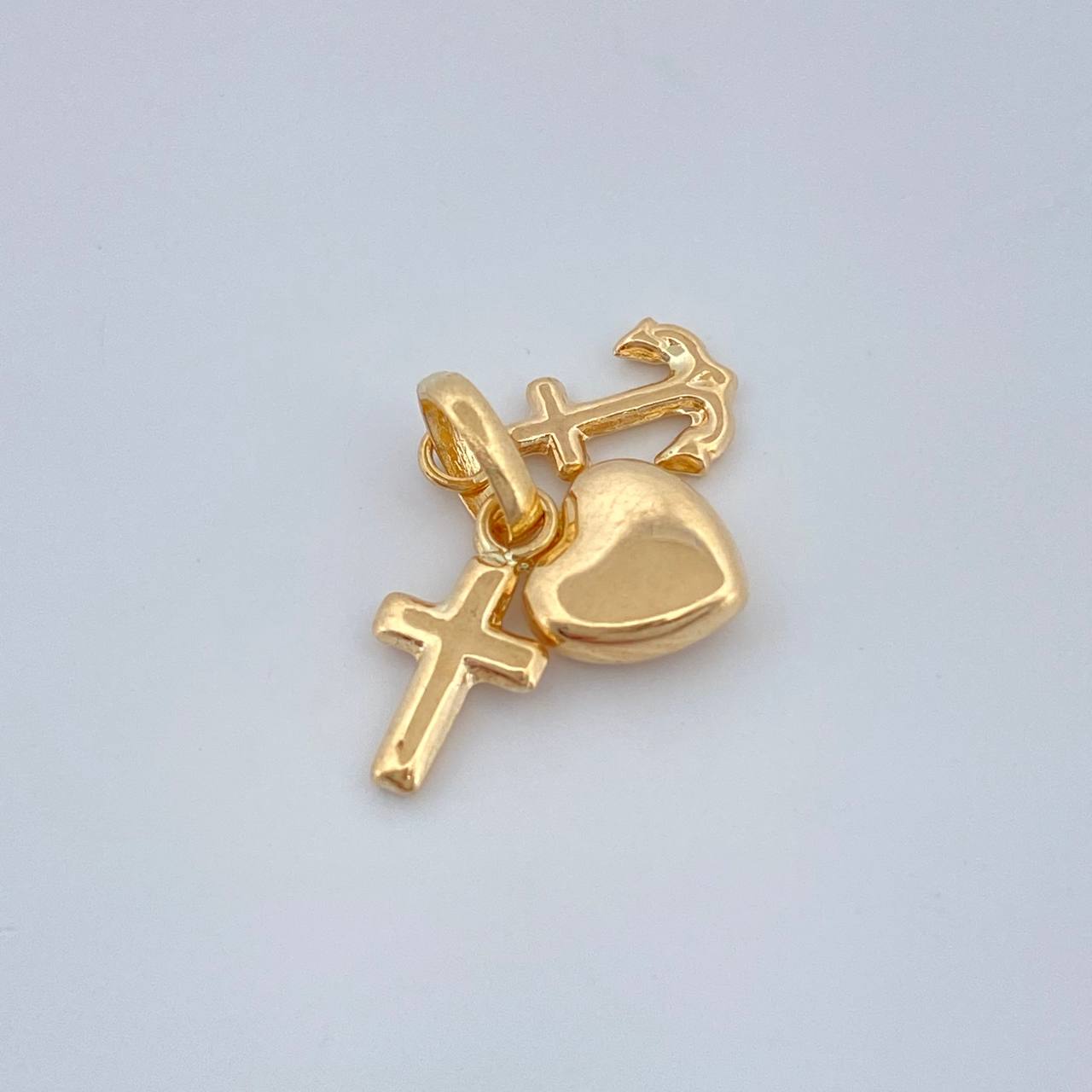 Dije Tres Gracias 0.5gr / 3/4 in / Oro Amarillo 18K %