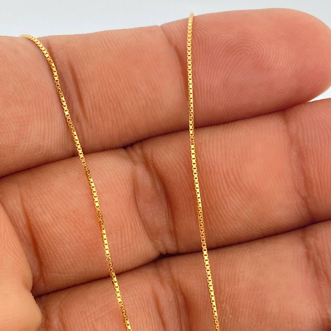 Set Cadena y Dije Veneciana + Virgen De Guadalupe 1.55gr / 17 1/2 in / 1mm Oro Amarillo 18K %