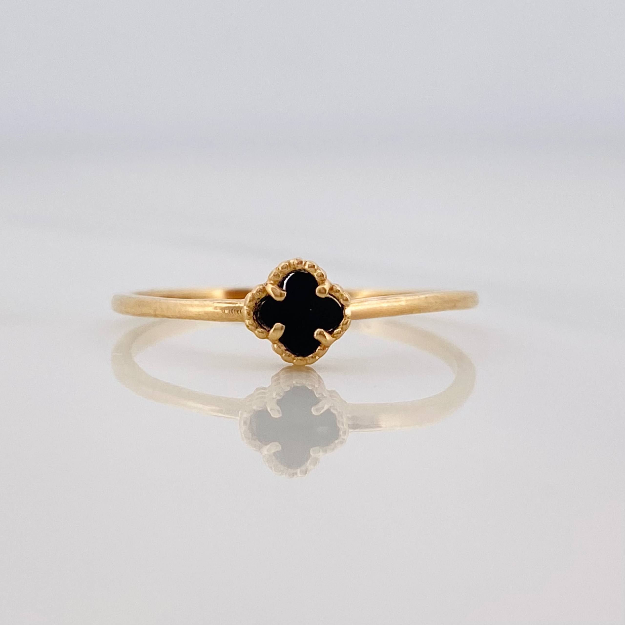 Anillo Trebol 1.25g / T7 3/4 Oro Amarillo 18K