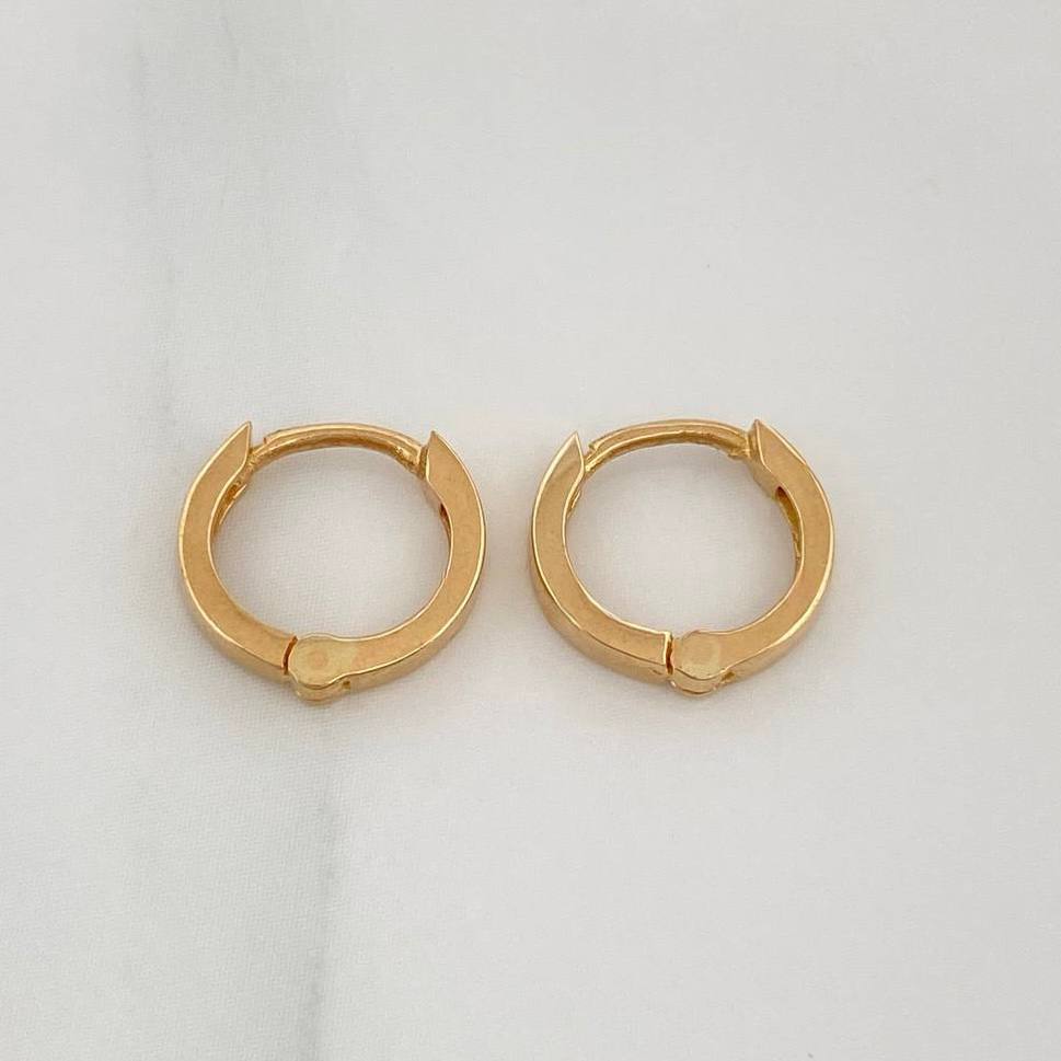 Hoop Earrings Smooth Hoop 1.2 g / 1/2 in 18K Yellow Gold