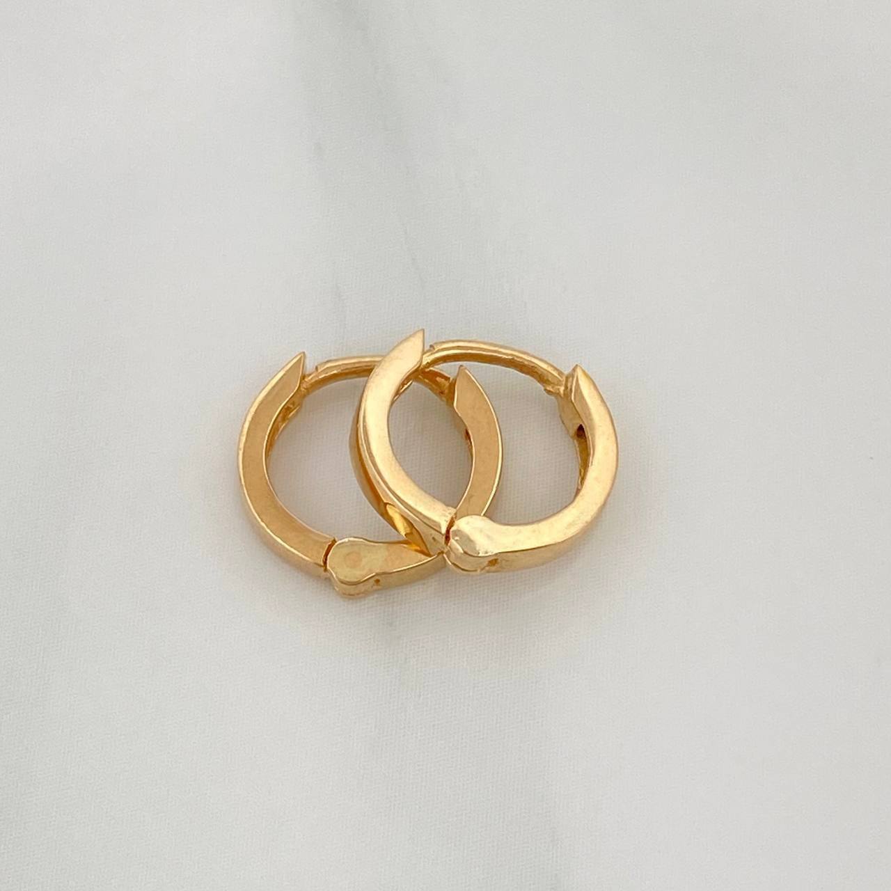 Hoop Earrings Smooth Hoop 1.2 g / 1/2 in 18K Yellow Gold