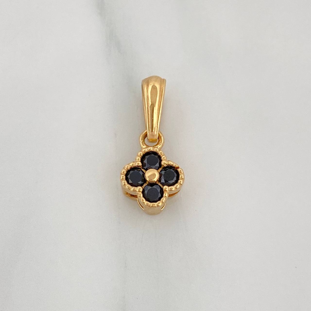 Clover Pendant 1.1 g / 3/4 in 18K Yellow Gold