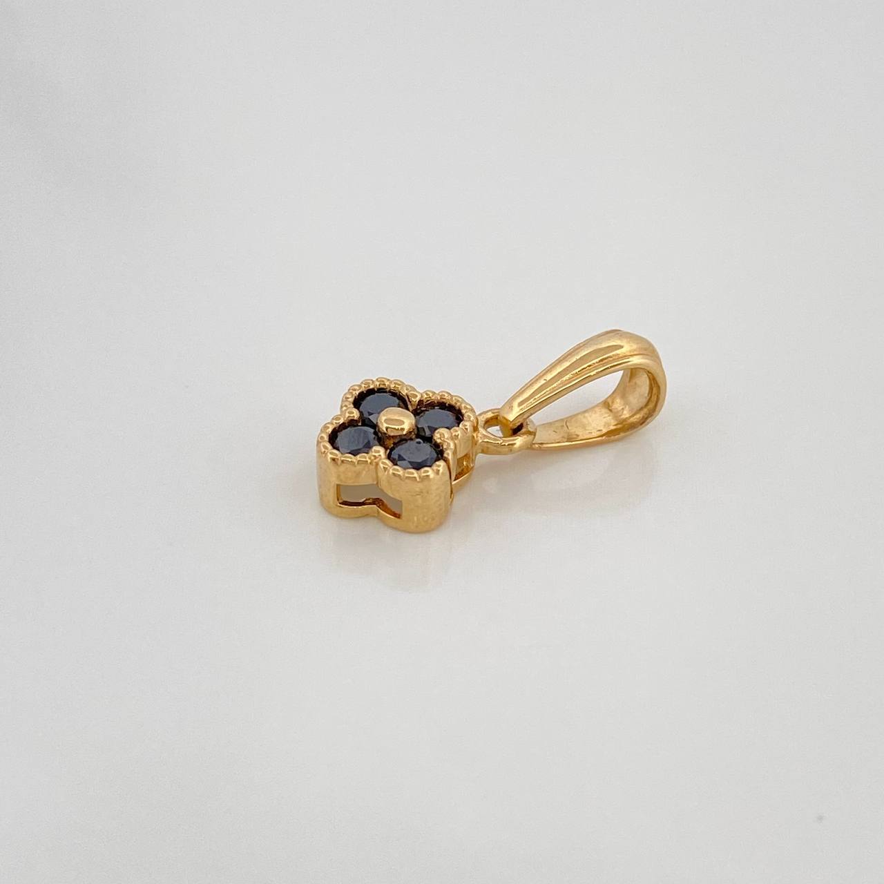Clover Pendant 1.1 g / 3/4 in 18K Yellow Gold
