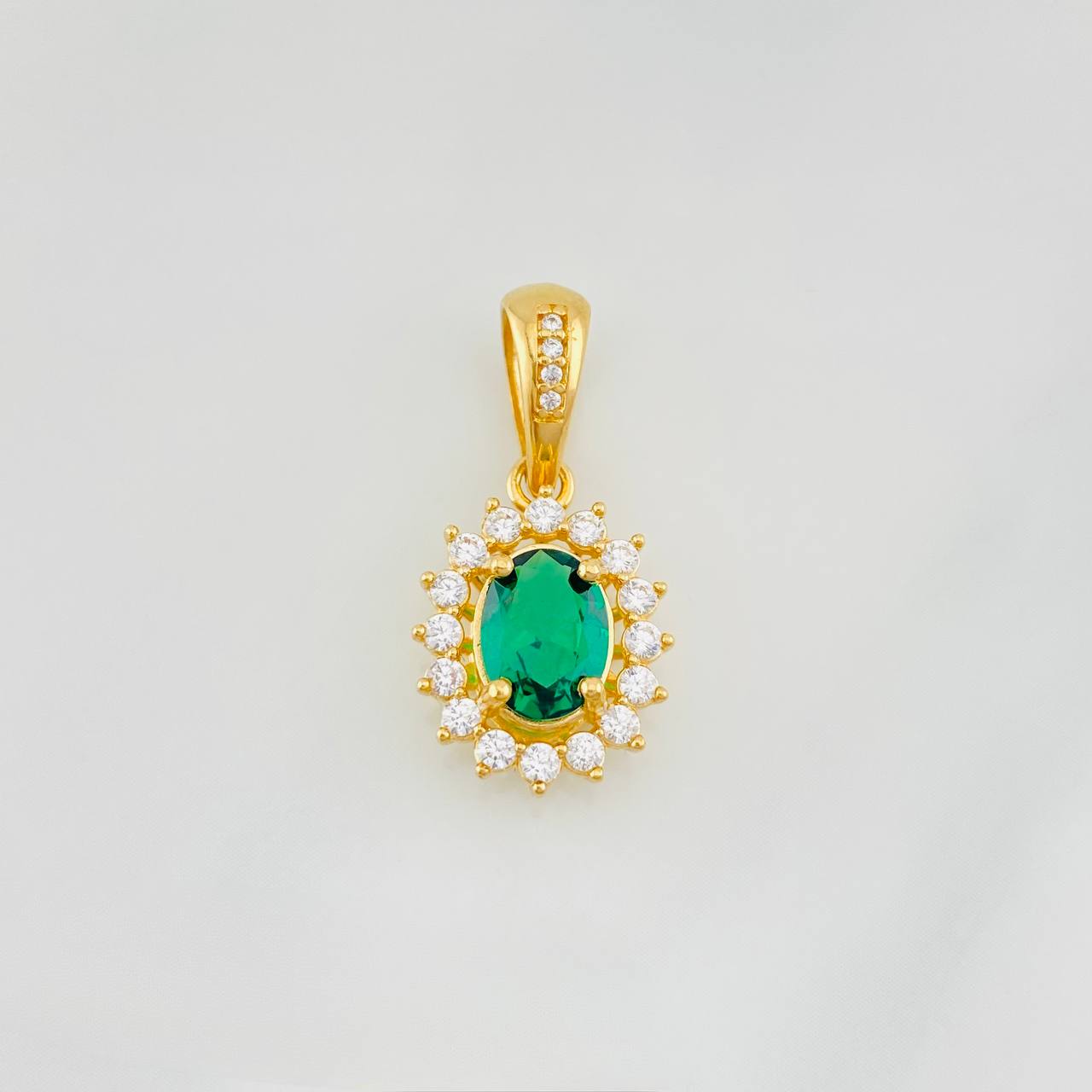 Pendant Circle Halo 2.65g / 3/4 in Yellow Gold 18K