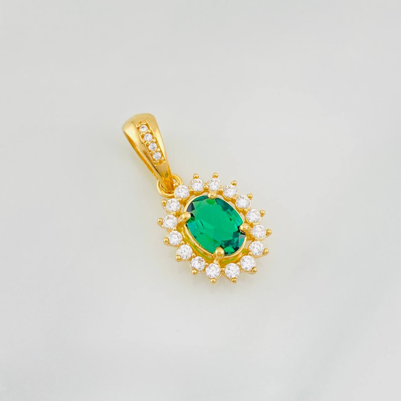 Pendant Circle Halo 2.65g / 3/4 in Yellow Gold 18K