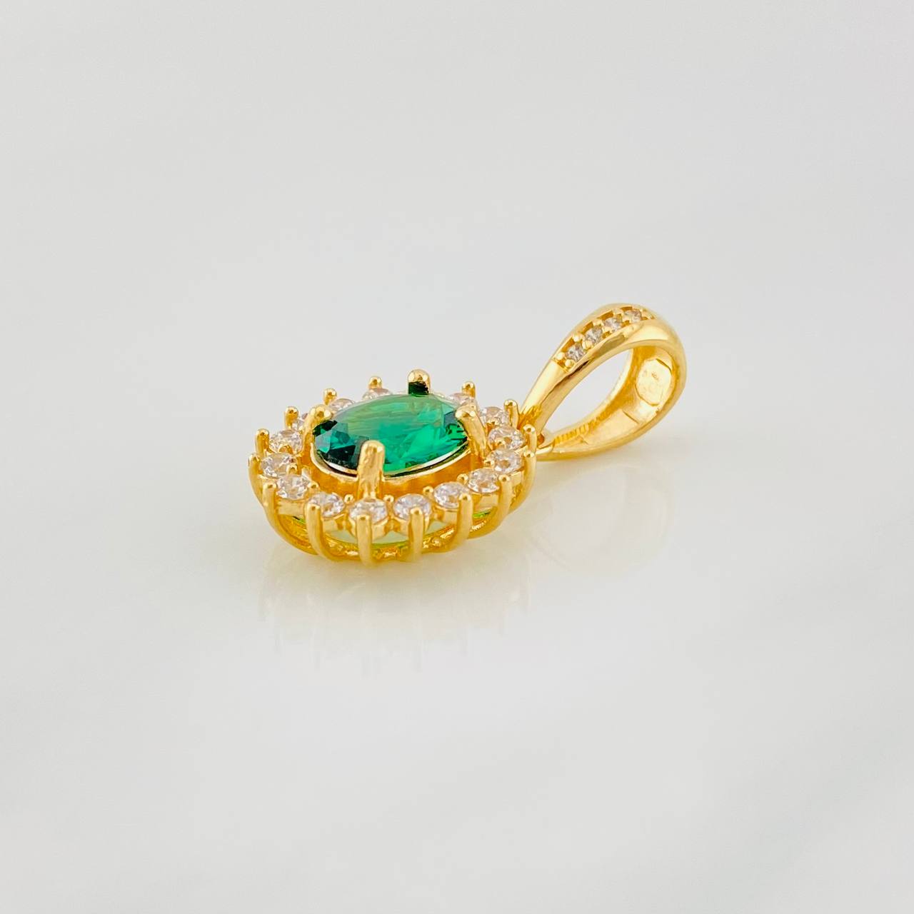 Pendant Circle Halo 2.65g / 3/4 in Yellow Gold 18K