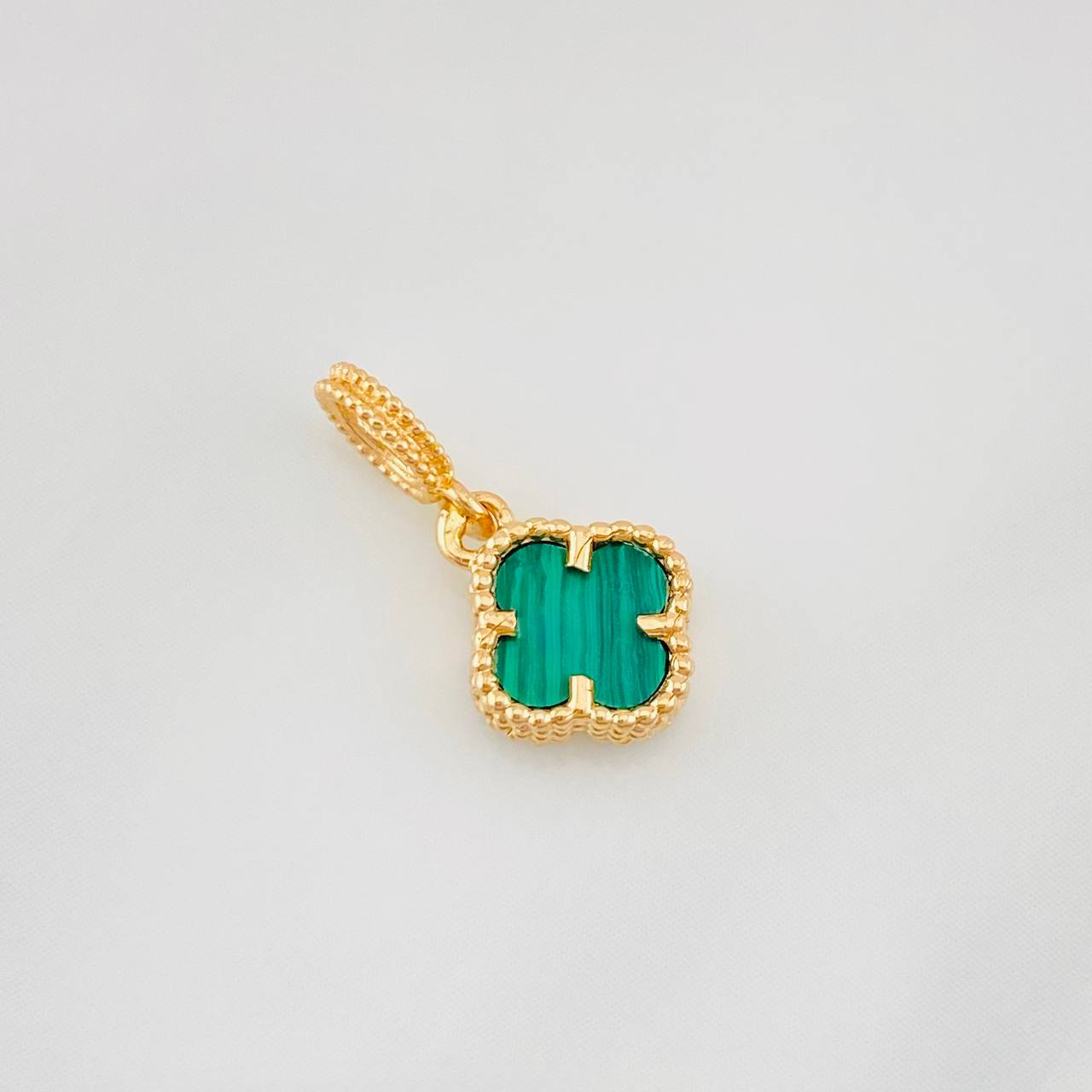 Dije Trebol 0.8g / 1/2 in Oro Amarillo 18K
