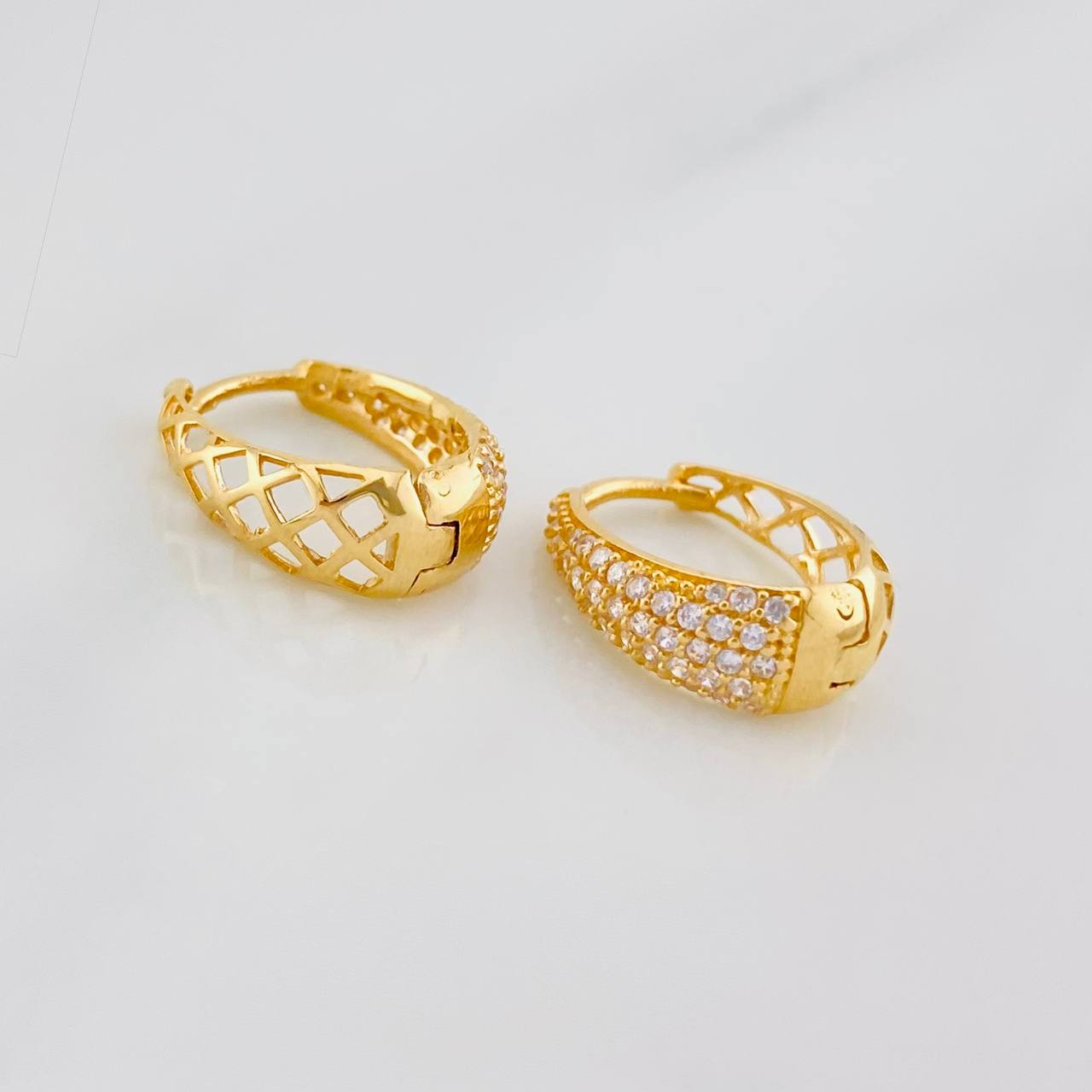 Candongas Dali Basteadas 2.55g / 1/2 in Oro Amarillo 18K