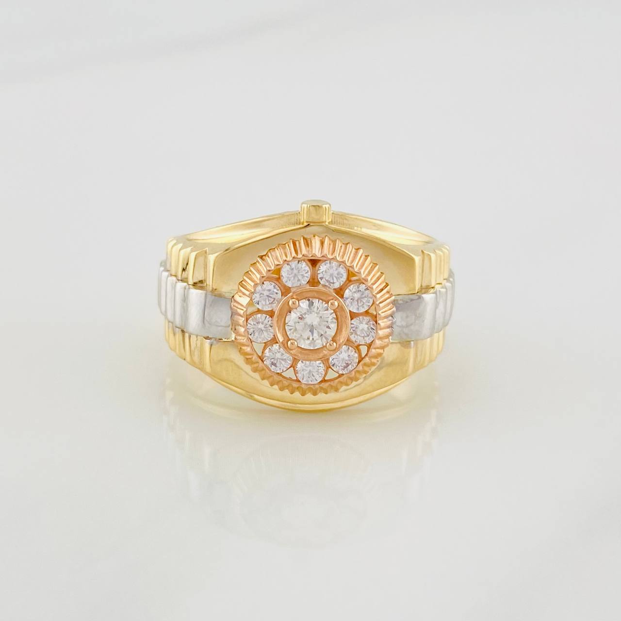Halo Ring 5.9g / T8 Three Golds 18K