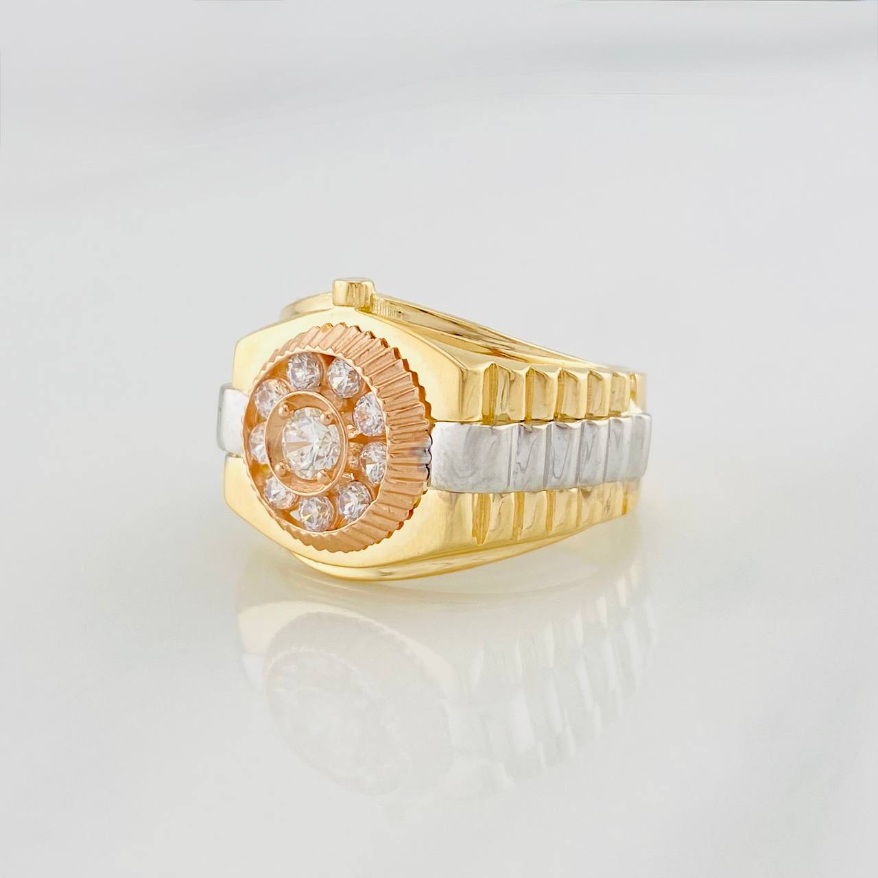 Halo Ring 5.9g / T8 Three Golds 18K