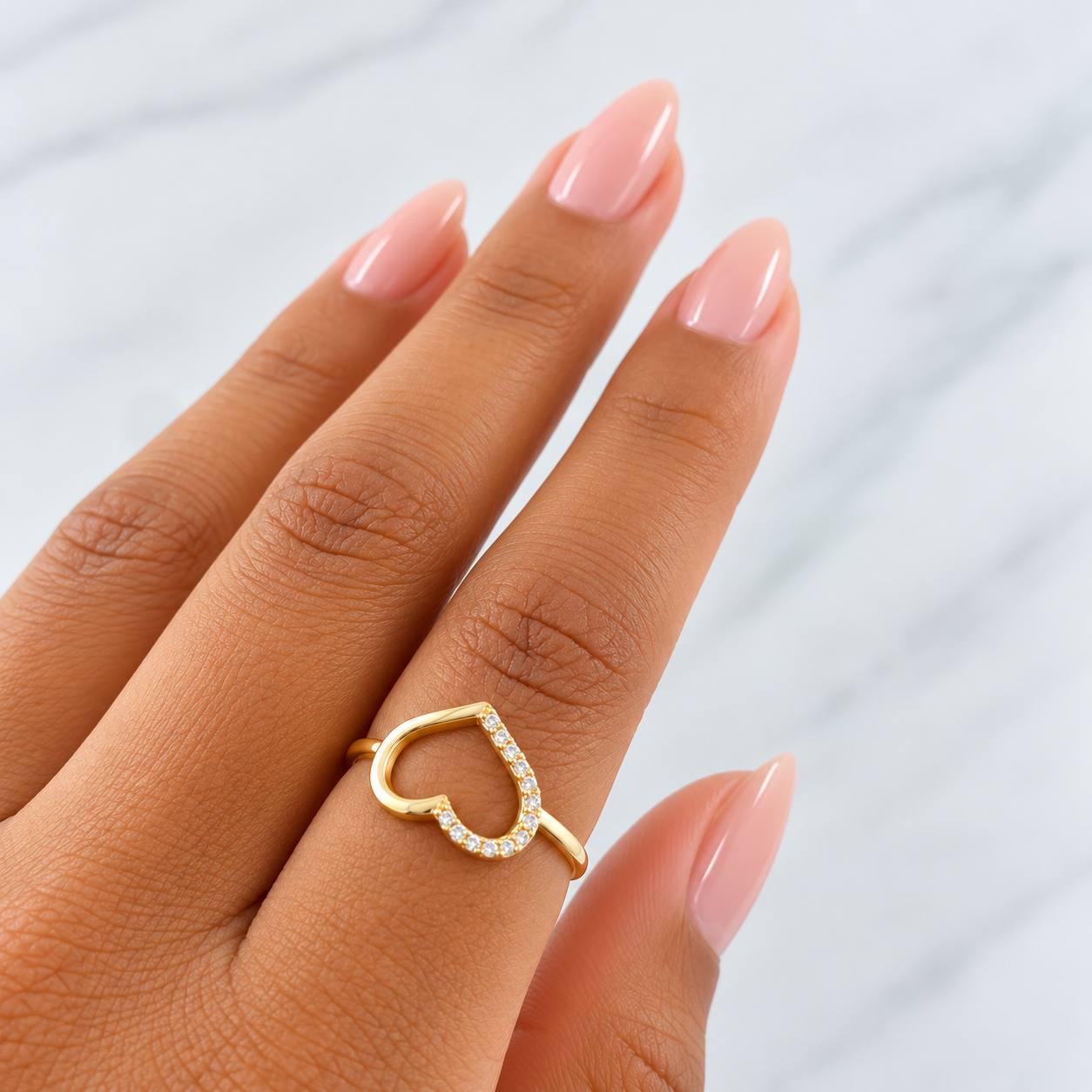 Anillo Corazon 1.35g / T7 1/2 Oro Amarillo 18K