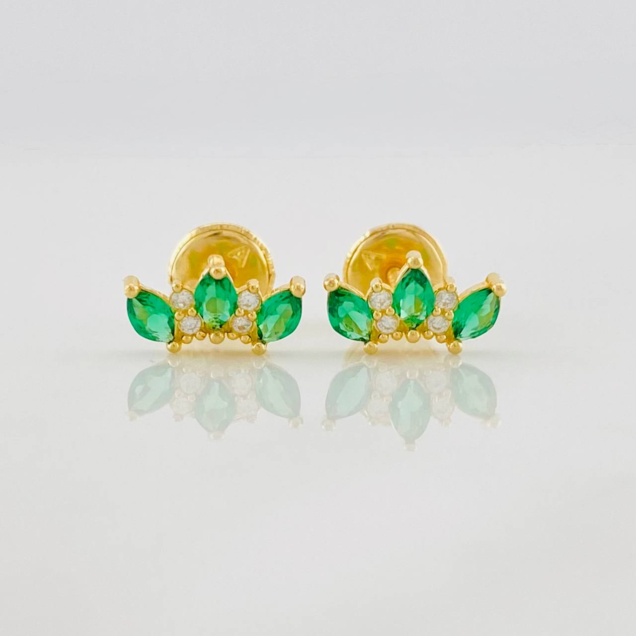 Topos Tiara 0.7g / in / 8.6mm Oro Amarillo 18K