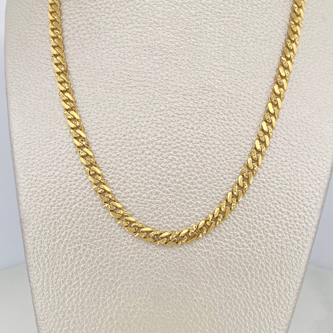 Cadena Cubana Infinito 19.2 g / 24 in / 4.6 mm Oro Amarillo 18K