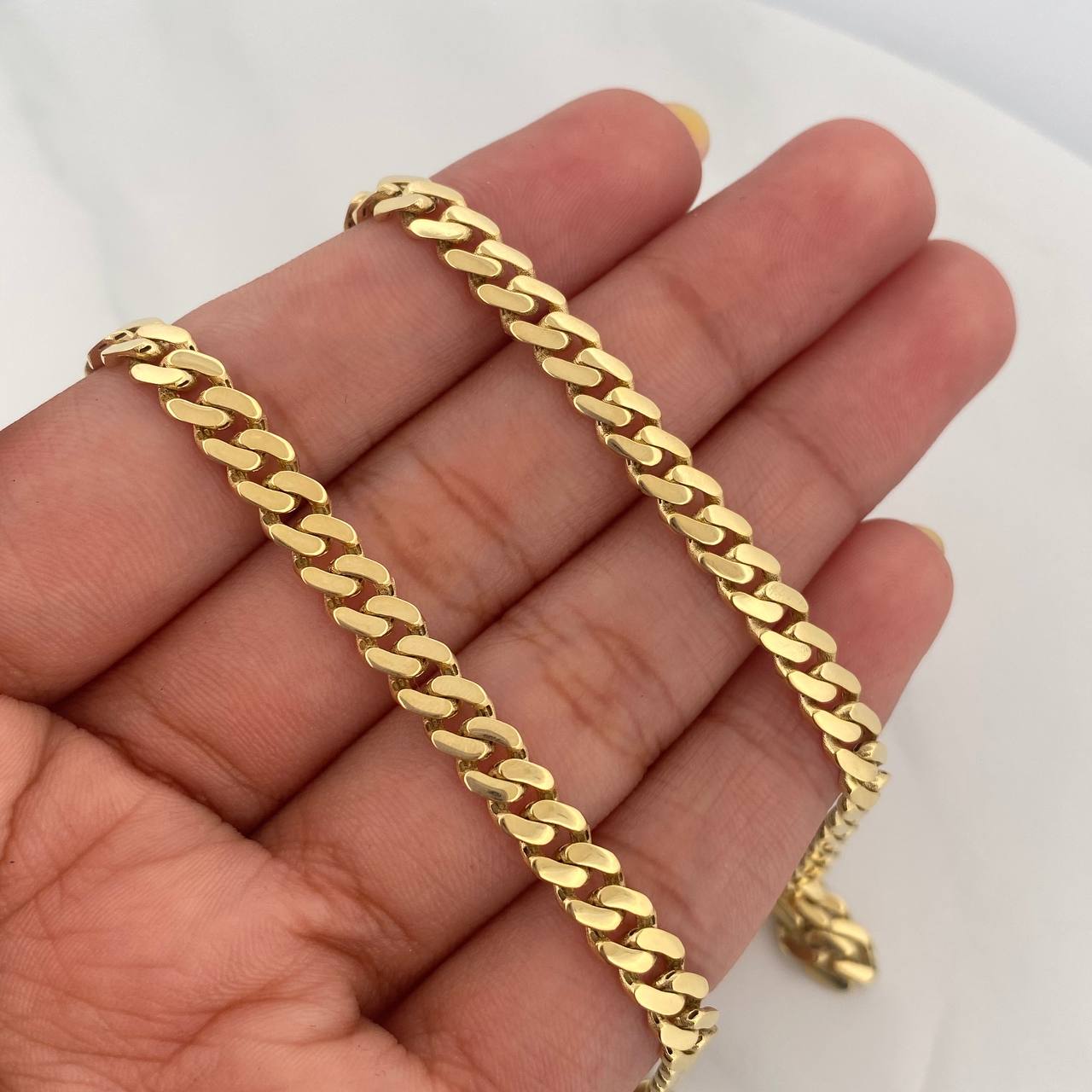 Cadena Cubana Infinito 19.4 g / 24 in / 4.6 mm Oro Amarillo 18K