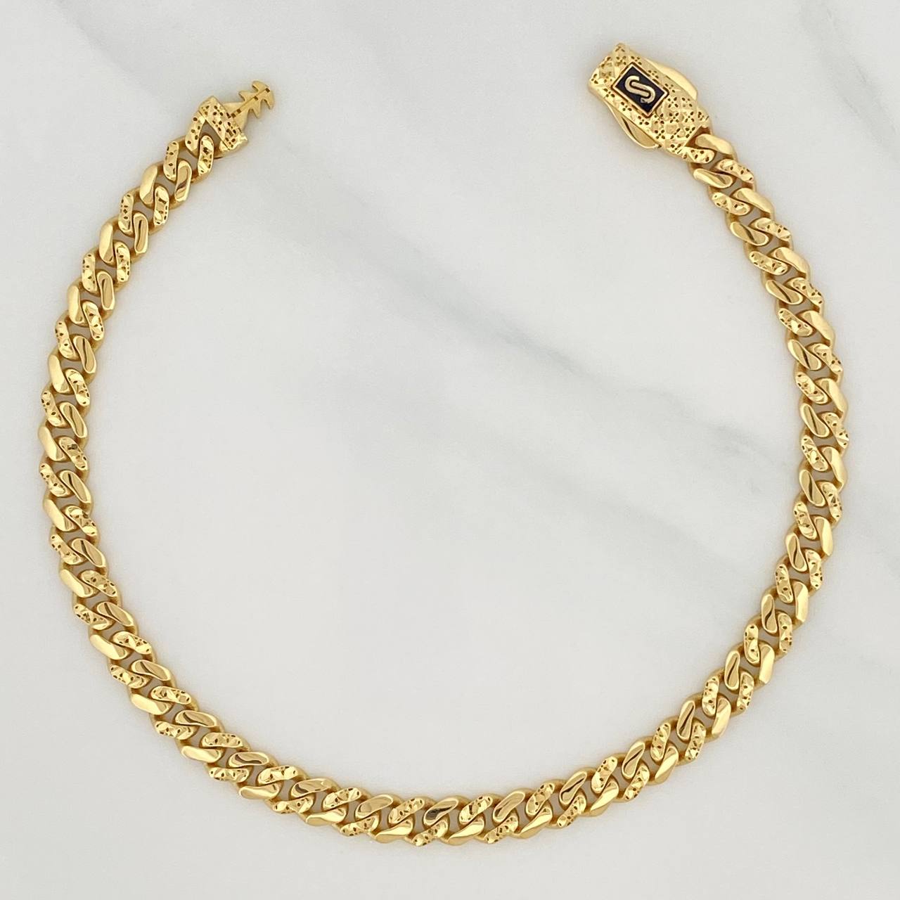Pulso Cubano Infinito 7.15 g / 8 in / 4.8 mm Oro Amarillo 18K